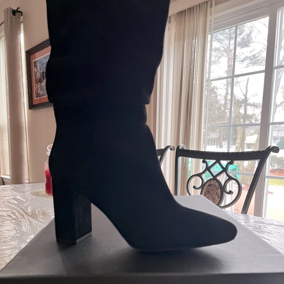 Banana Republic mid-calf Suede Boot - Picture 1 of 1